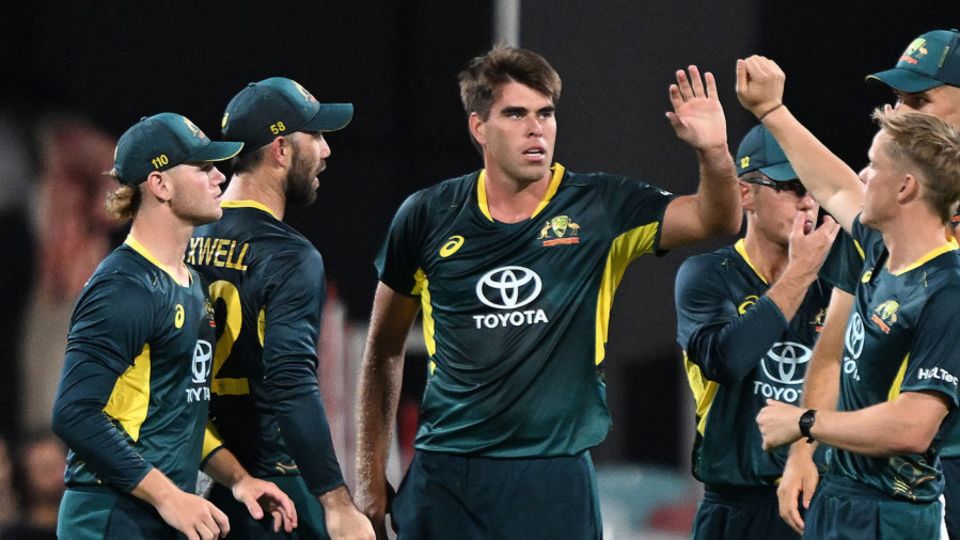 7 اوورز کے میچ پاکستانی بالرز میکسویل کے سامنے بے بس ،پہلے ٹی ٹوئنٹی آسٹریلیا کے نام
