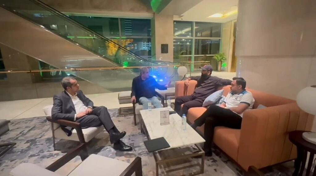 چیمپئنز ٹرافی کیلئے ہائبرڈ ماڈل تسلیم ؟،اہم ملاقات ،براڈ کاسٹر کی آئی سی سی کو دھمکی